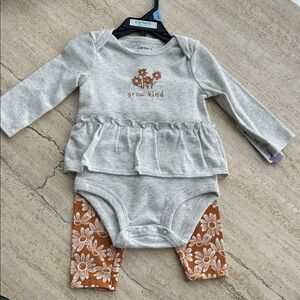 NEW 🆕 Carter's Gray and Orange Baby Set with Floral Print size 3-6 months